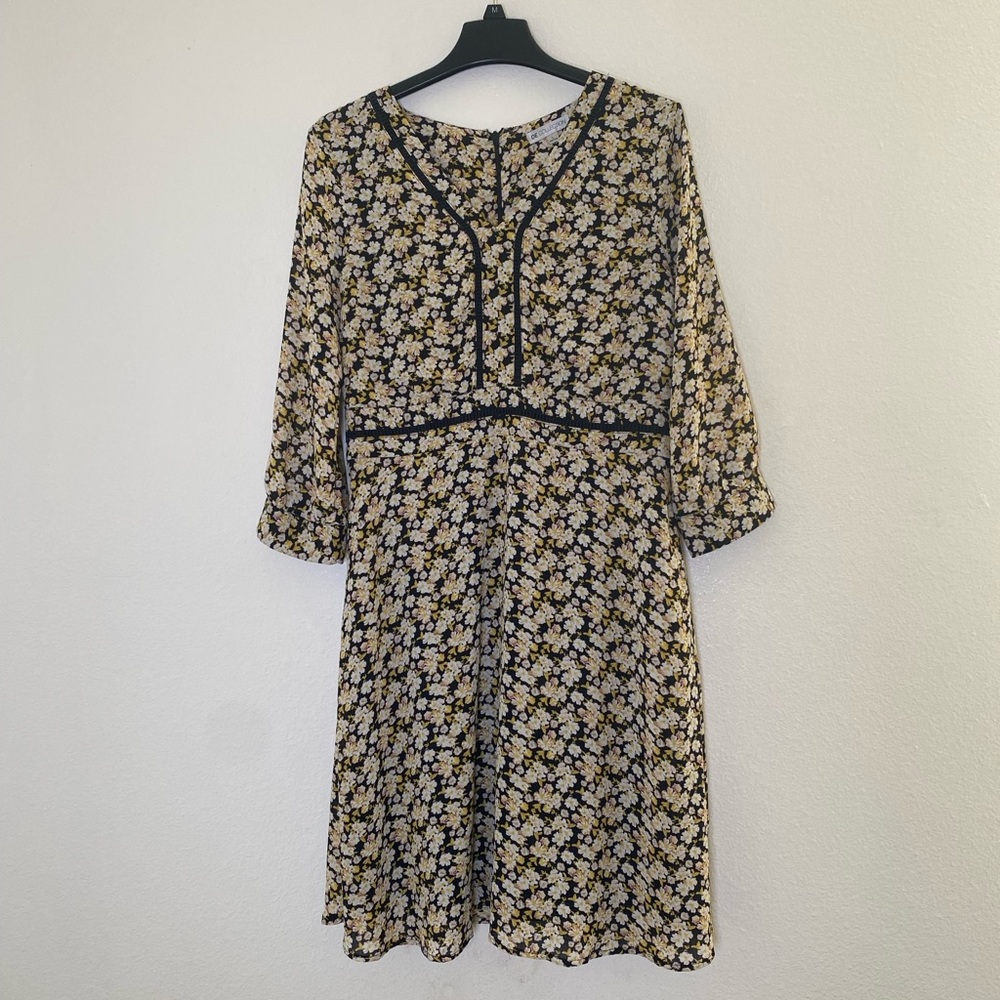 SD Collection Black and Yellow V-Neck Sundress with 3/4 Bishop Sleeves